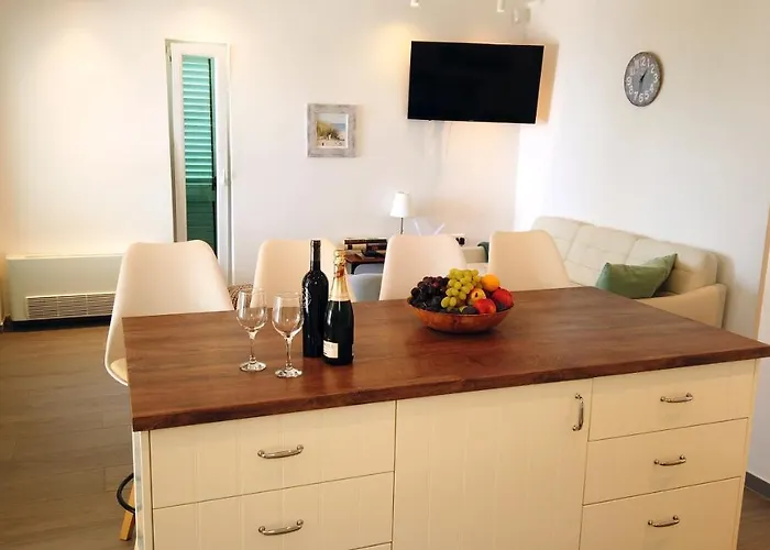 House Ana Casa de Férias Sukošan